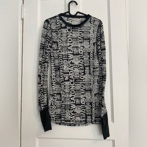 Lululemon manifesto long sleeve top with thumb holes, black & white size 6